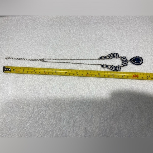 Old Hollywood Style Crystal Teardrop Statement Necklace Dangle Earrings Set - Picture 11 of 12